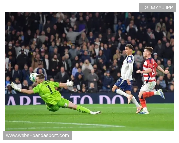 摩洛哥3-0赞比亚,卡埃比倒钩破门,东道主小组头名晋级16强 摩洛哥3-0赞比亚,卡埃比倒钩破门,东道主小组头名晋级16强